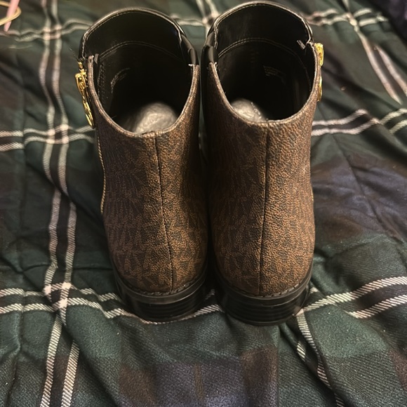 Michael kors boots - Picture 4 of 4